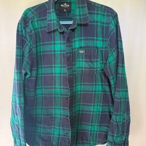 Hollister Men's Green Plaid Shirt Size XL. Comfy and lightweight